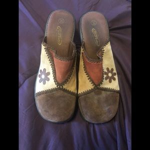 Lower East side Flower Clogs... super cute